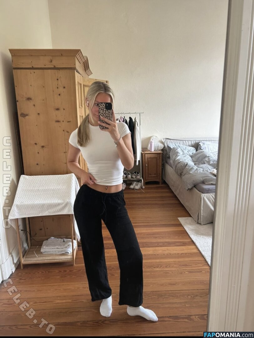 Zarah Ellen / zarah.ellen / zarah_eln Naken OnlyFans  Läckta Foto #1