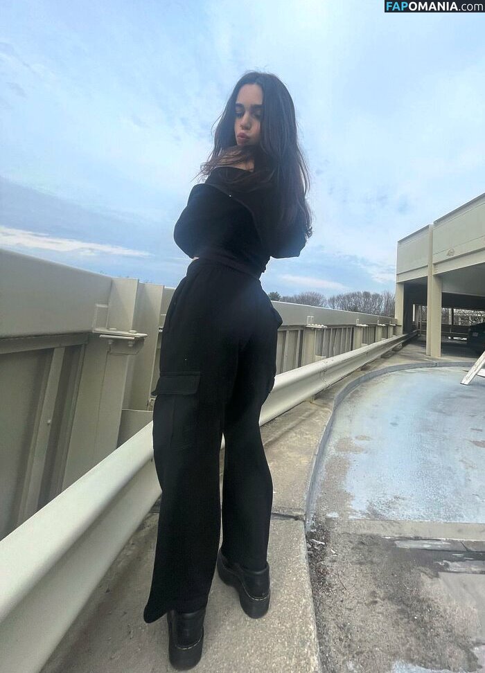 goddesszaria / goddesszariaa / https: / zarrrrrrrrrr3 Naken OnlyFans  Läckta Foto #1