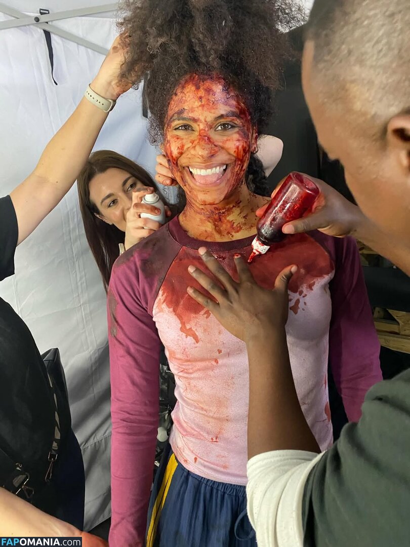 Zazie Beetz / zaziebeetz Naken OnlyFans  Läckta Foto #4