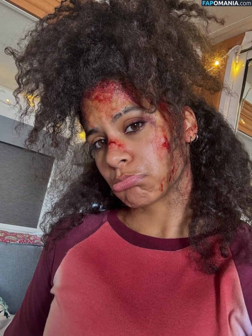 Zazie Beetz / zaziebeetz Naken OnlyFans  Läckta Foto #5