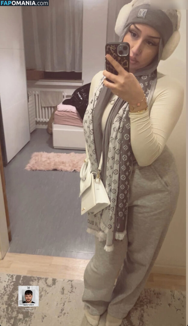 Zeynohijabi Naken OnlyFans  Läckta Foto #8