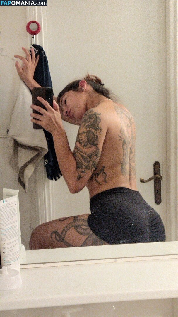 Aline Tavares / Zumbificad4 Naken OnlyFans  Läckta Foto #2